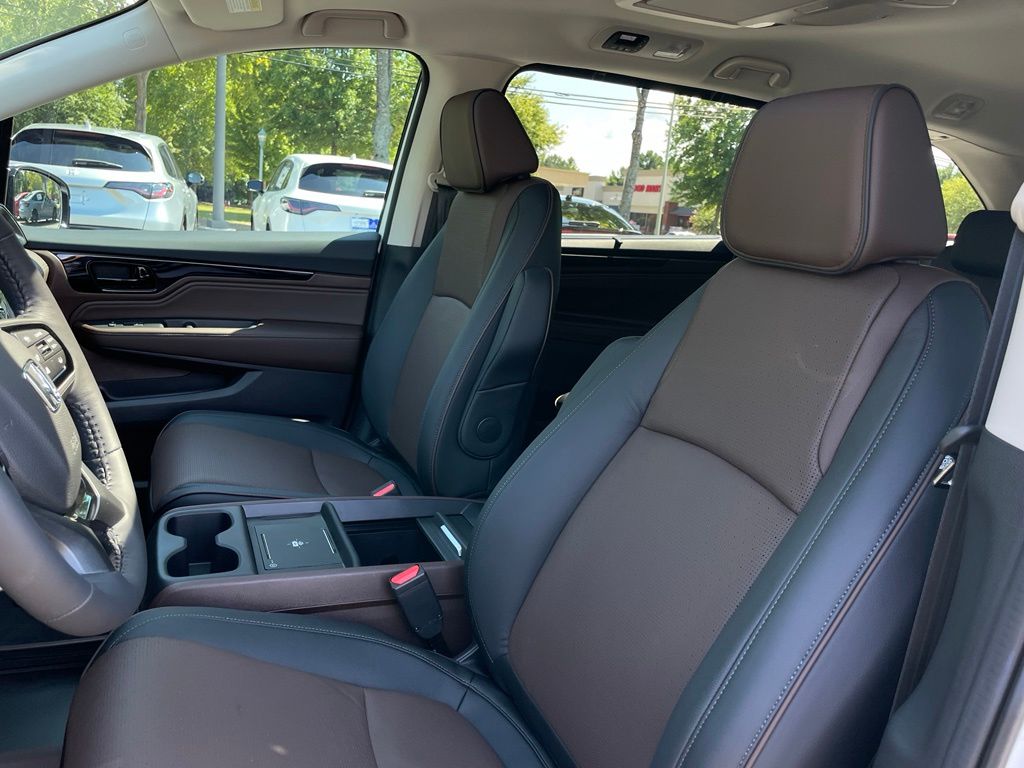Thumbnail: 2027 Honda Odyssey - 26