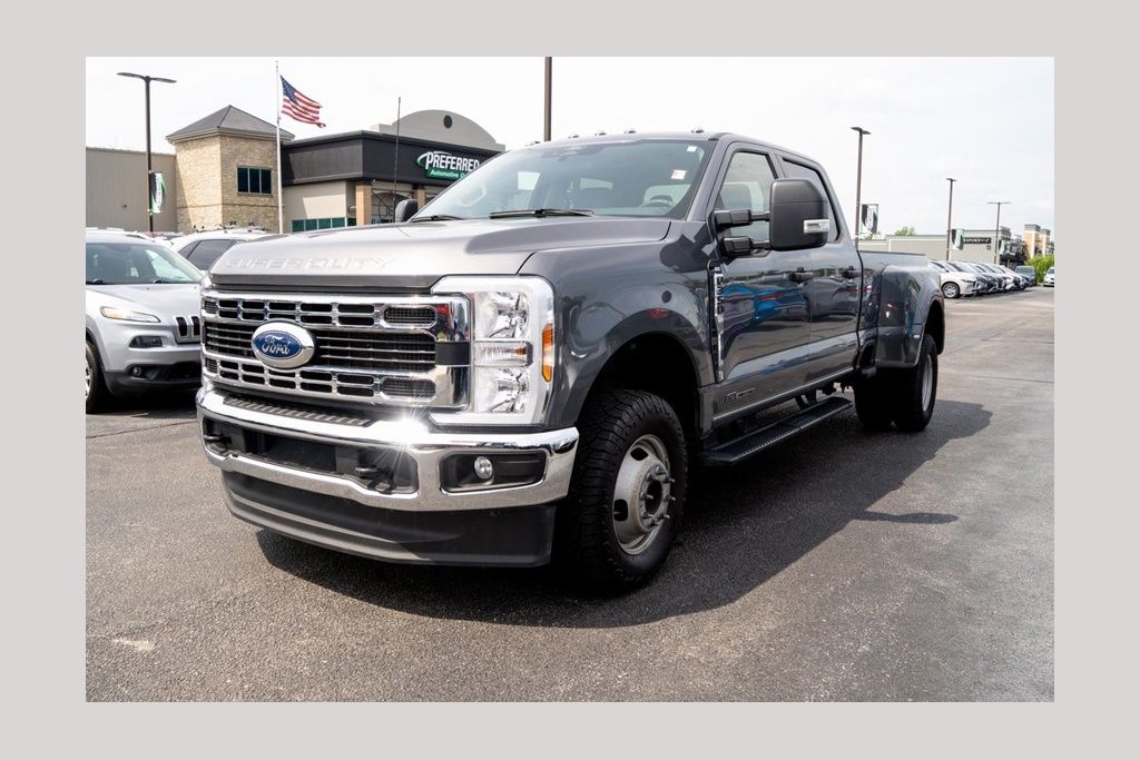 2024 Ford F-350 Super Duty XLT Crew Cab LB DRW 4WD