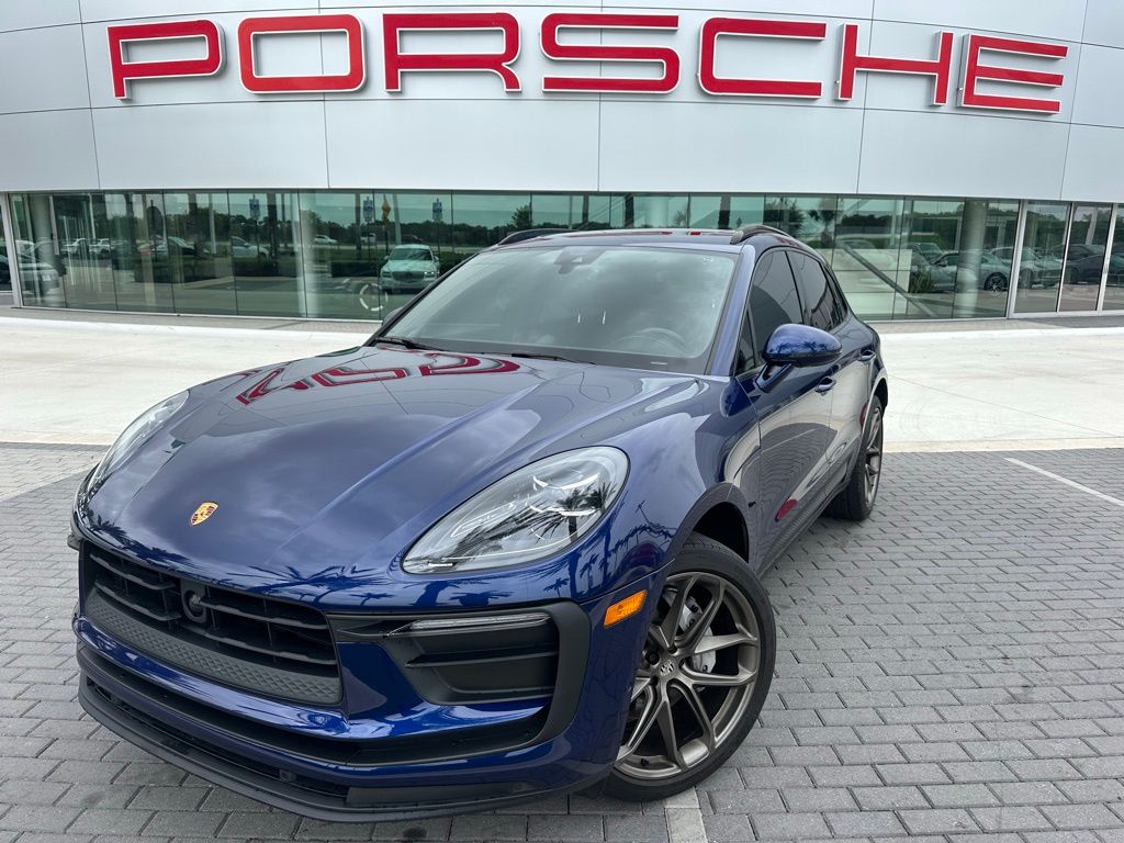 2022 Porsche Macan  -
                  Davie, FL