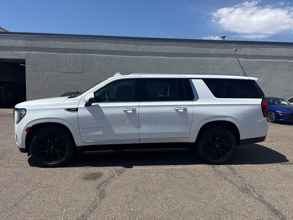 Summit White 2021 GMC Yukon XL Denali 4WD SUV / Crossover Four-Wheel Drive