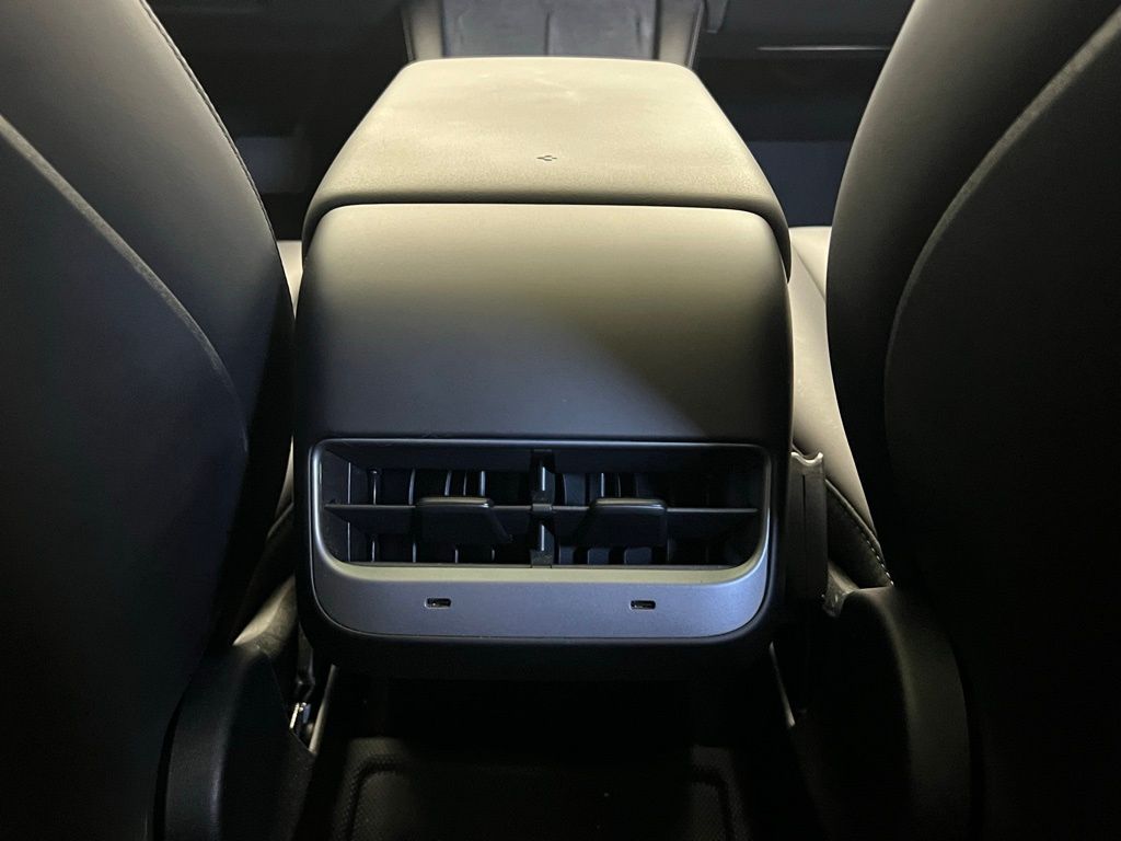 Thumbnail: 2023 Tesla Model 3 - 10