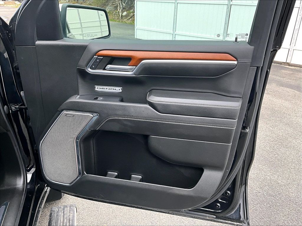 2023 GMC Sierra 1500 — photo 12