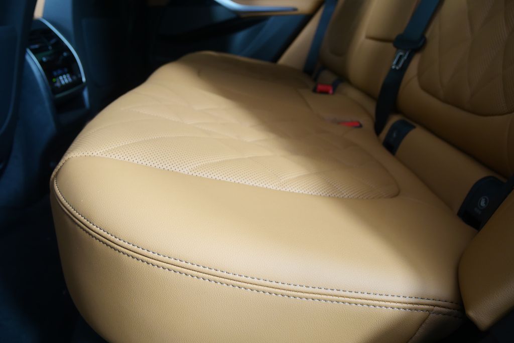 Thumbnail: 2026 BMW X5 - 15