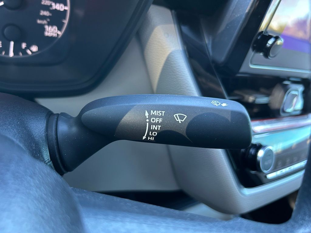 Thumbnail: 2025 Toyota Corolla - 19