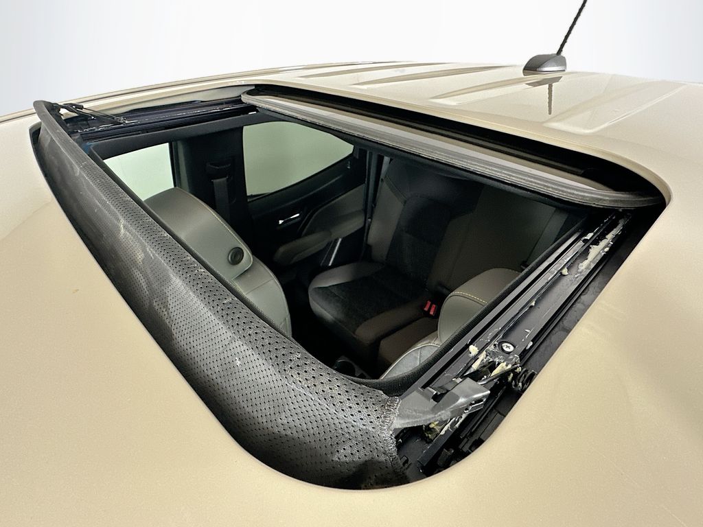 Thumbnail: 2024 Chevrolet Colorado - 21