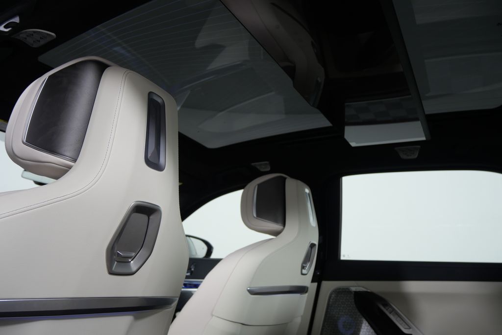 2023 BMW i7 xDrive60 17
