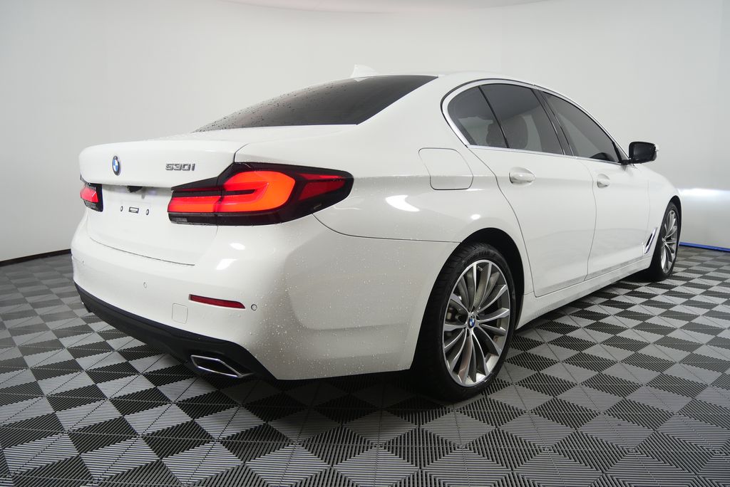Thumbnail: 2023 BMW 5 Series - 3