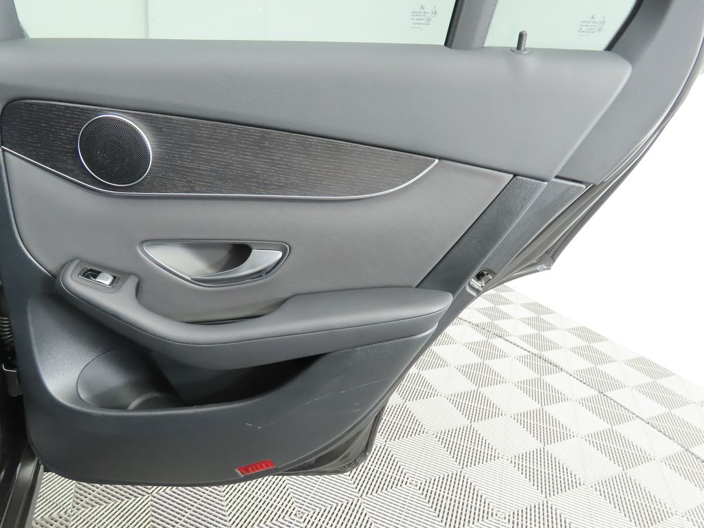 2022 Mercedes-Benz GLC 300 27