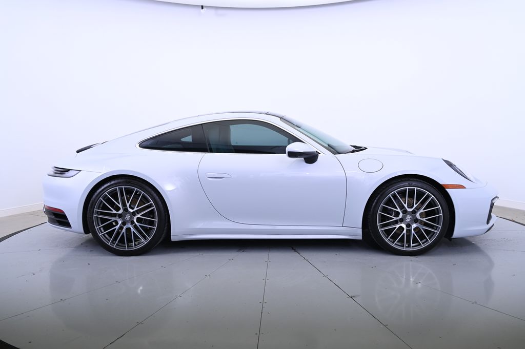 2024 Porsche 911 Carrera 2