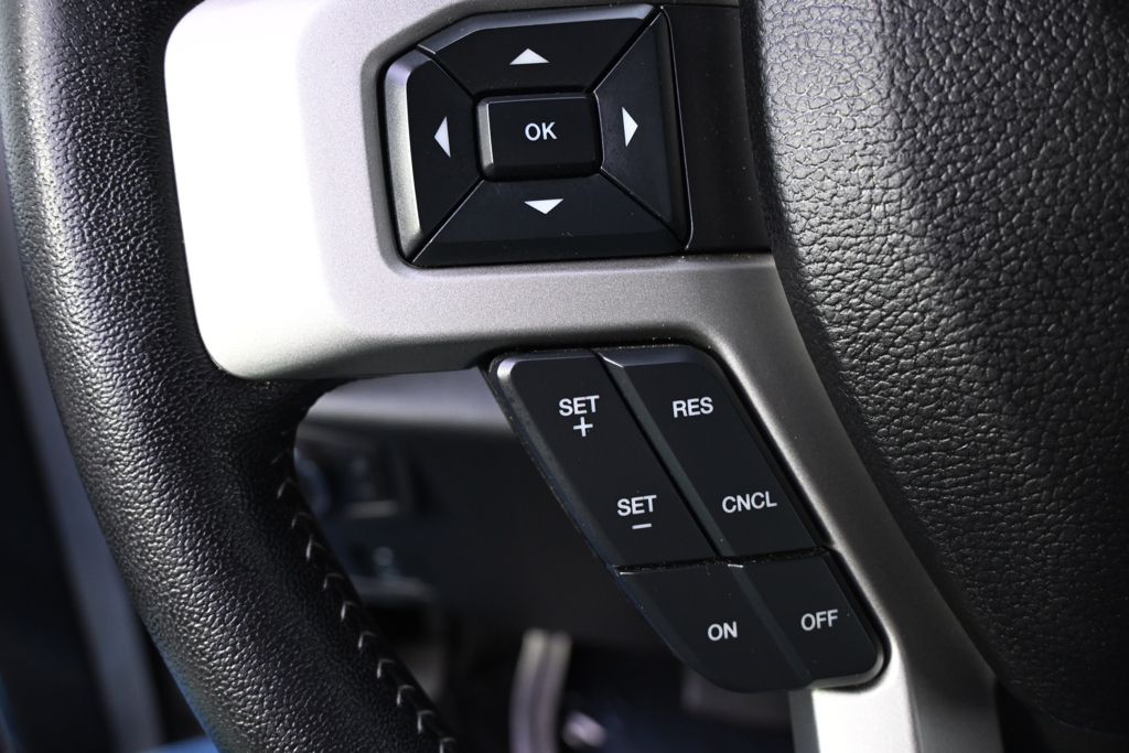 Used 2020 White Ford Lariat image 33