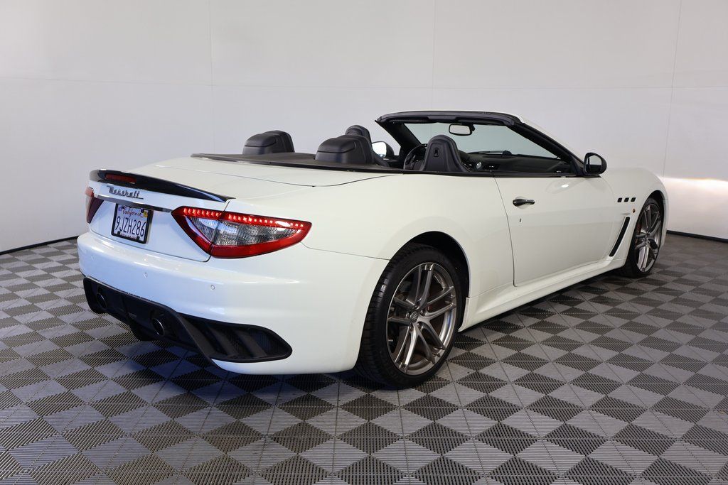 Thumbnail: 2013 Maserati GranTurismo - 8