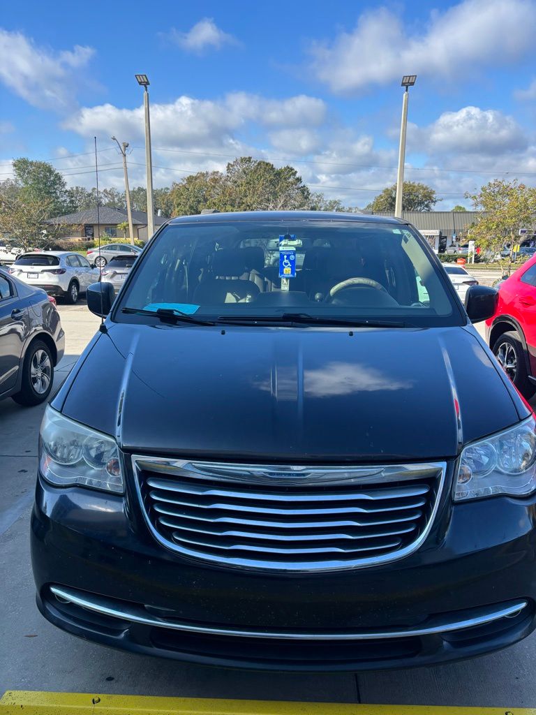 2016 Chrysler Town & Country Touring 2