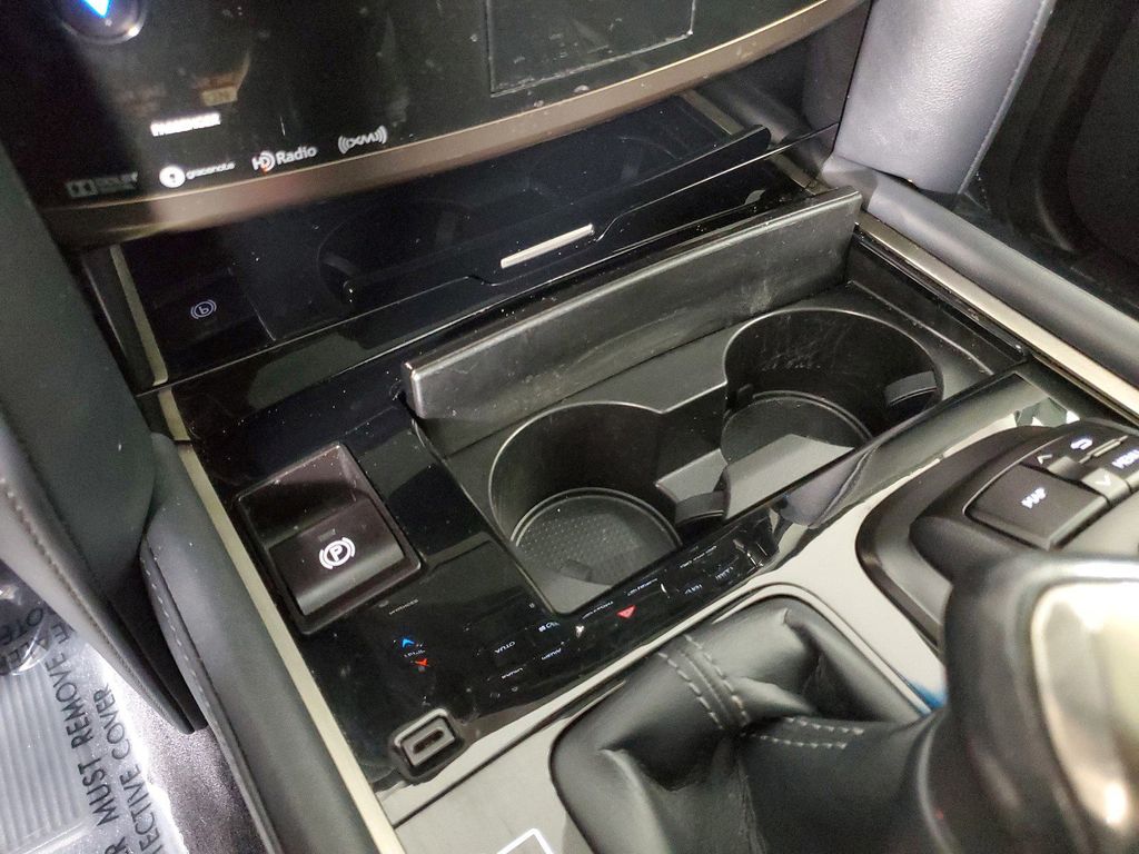 2018 Lexus LX 570 37