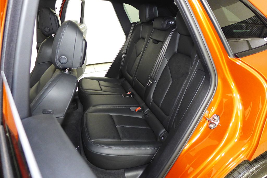 Thumbnail: 2022 Porsche Macan - 21