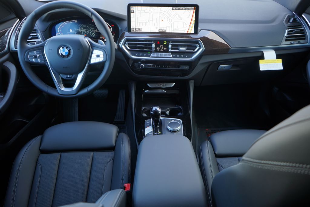 2025 BMW X4 xDrive30i 13