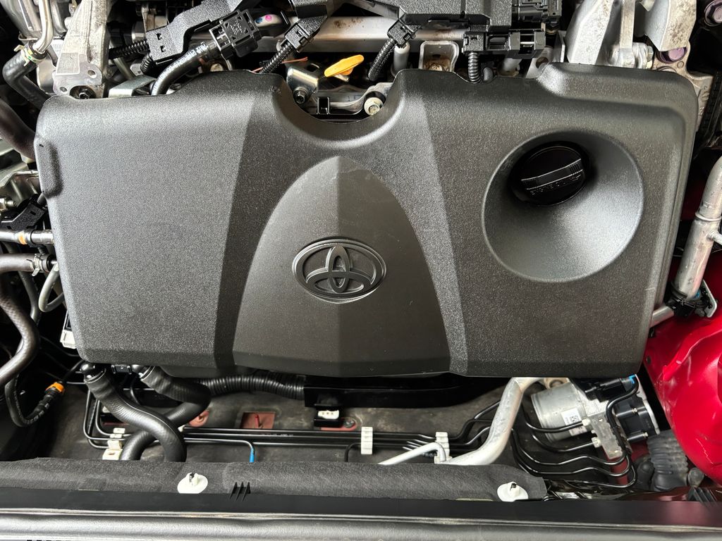 Thumbnail: 2021 Toyota RAV4 - 32