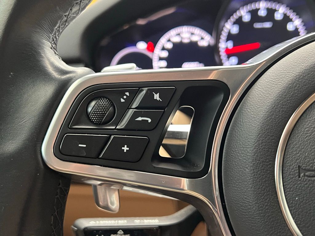 Thumbnail: 2021 Porsche Cayenne - 9