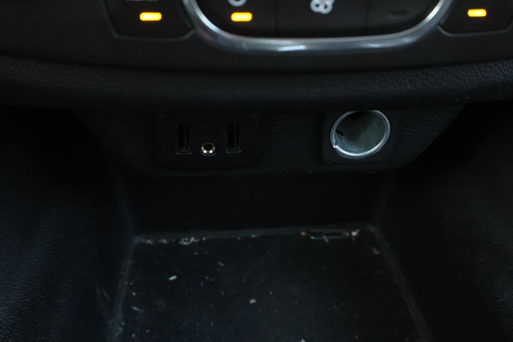 Thumbnail: 2018 Chevrolet Traverse - 25