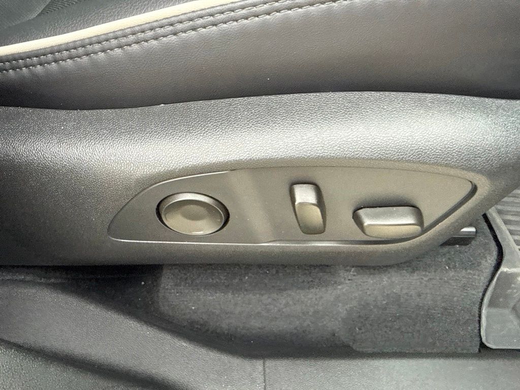 2025 GMC Acadia FWD Denali