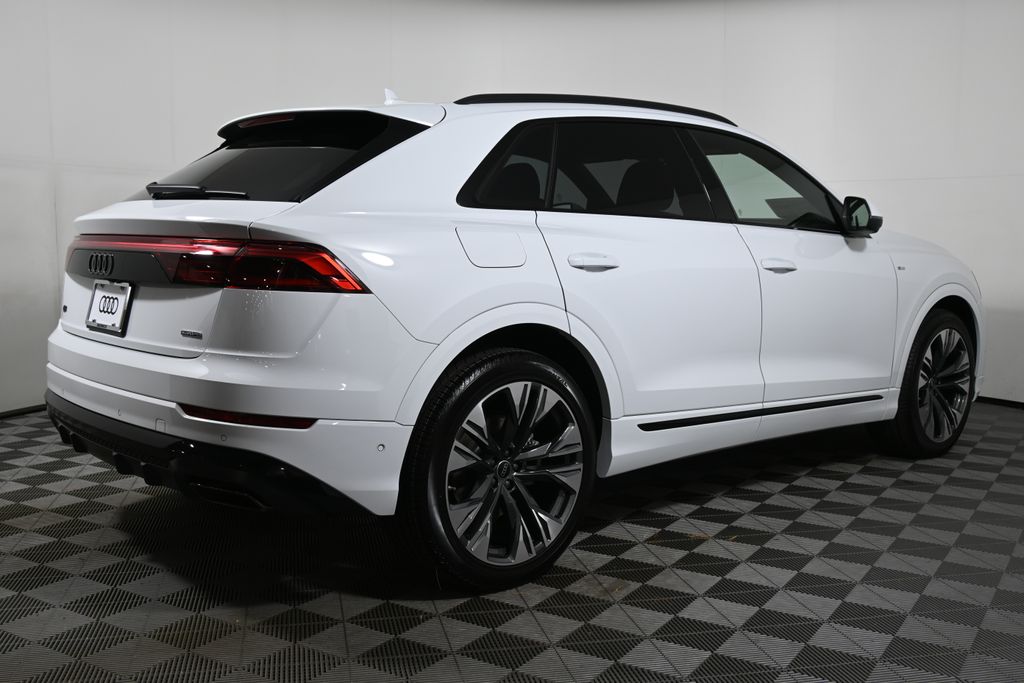 Thumbnail: 2026 Audi Q8 - 7