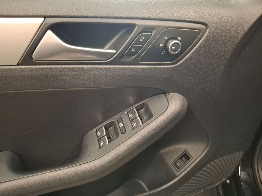 Used 2013 Volkswagen Jetta Sedan