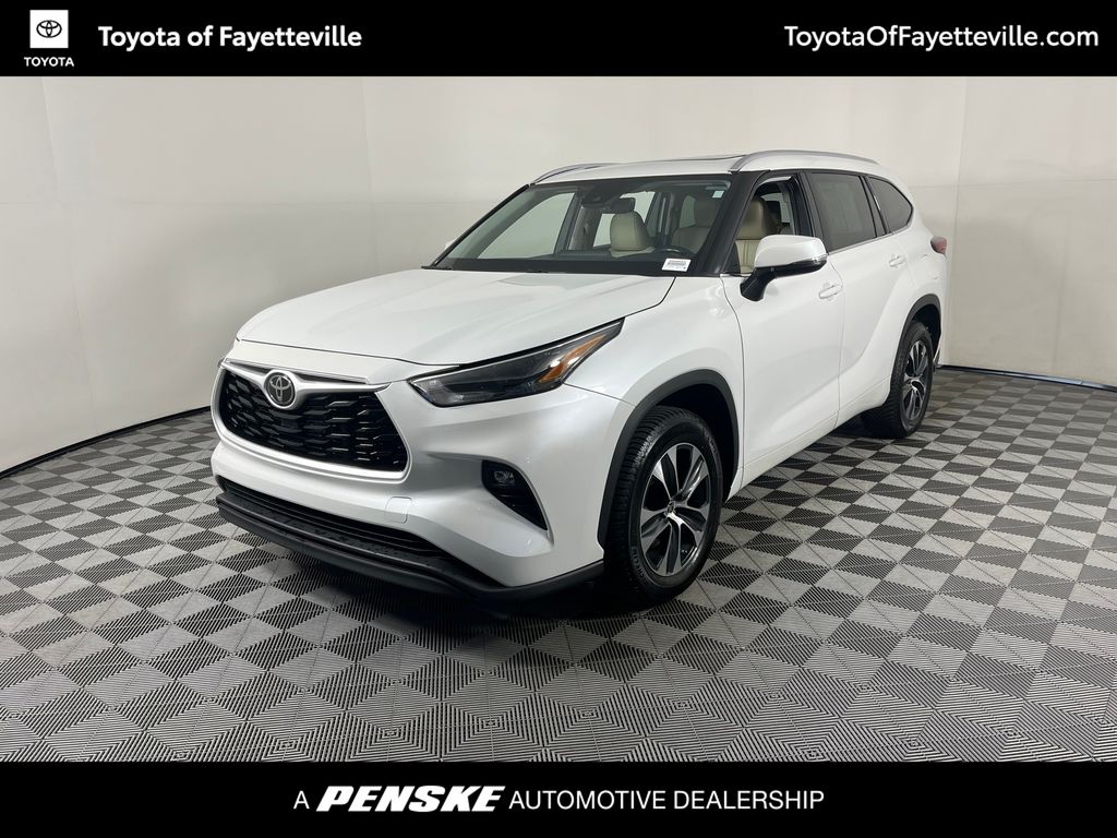 Thumbnail: 2022 Toyota Highlander - 1