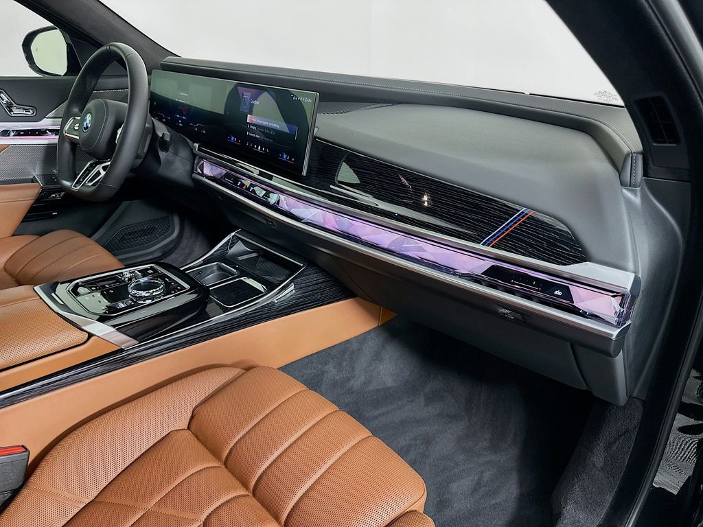 Thumbnail: 2025 BMW i7 - 29
