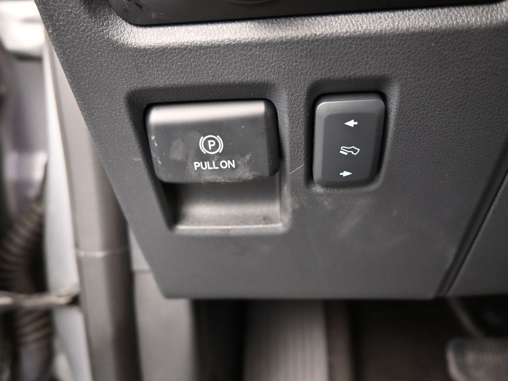 Used 2023 Silver Metallic Ford Limited image 36