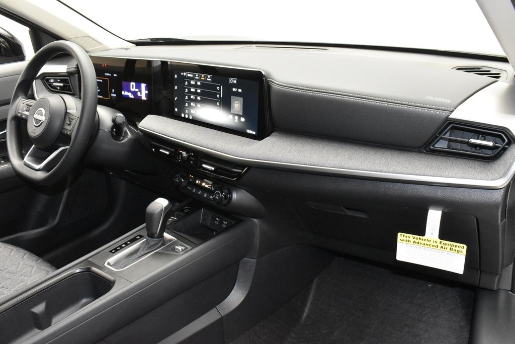 Thumbnail: 2026 Nissan Kicks - 24