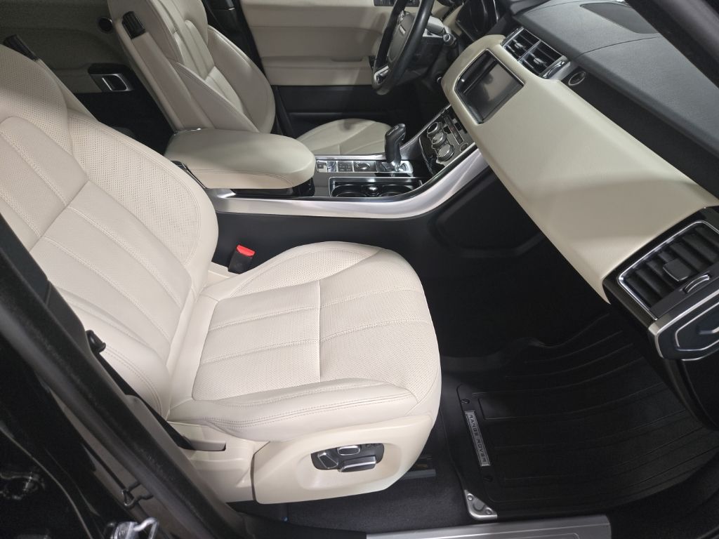 Used 2014 Black Land Rover 3.0L V6 Supercharged HSE image 25
