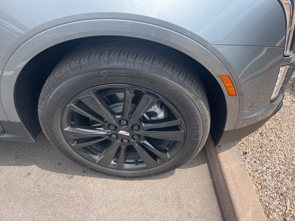 Thumbnail: 2023 Cadillac XT5 - 8