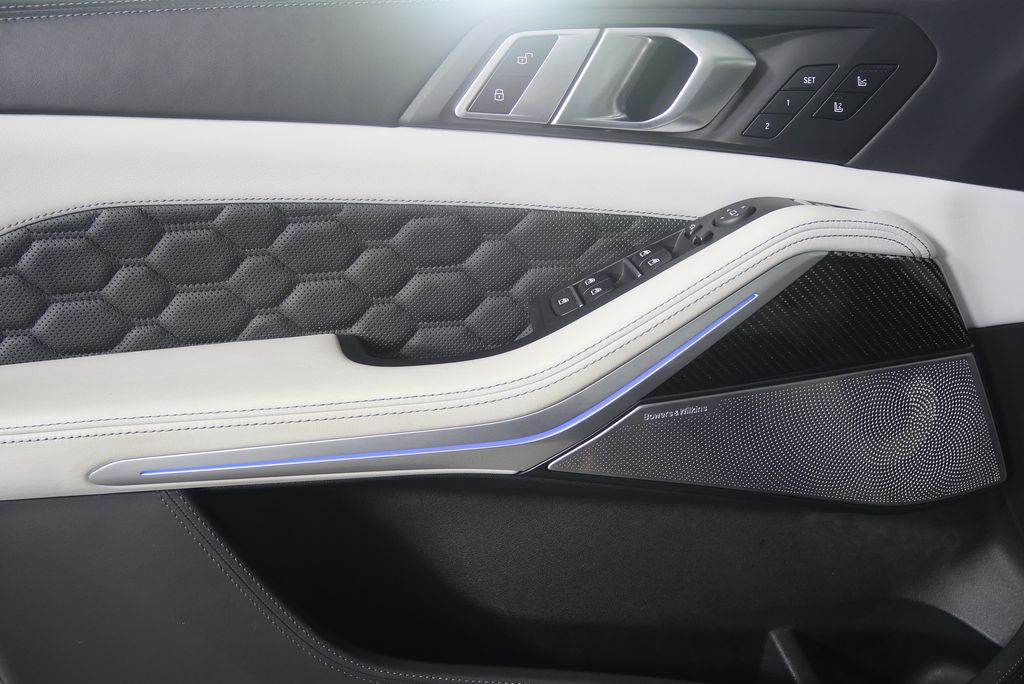 Thumbnail: 2022 BMW X5 - 9