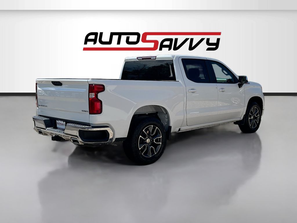 Used 2022 White Chevrolet LT image 7