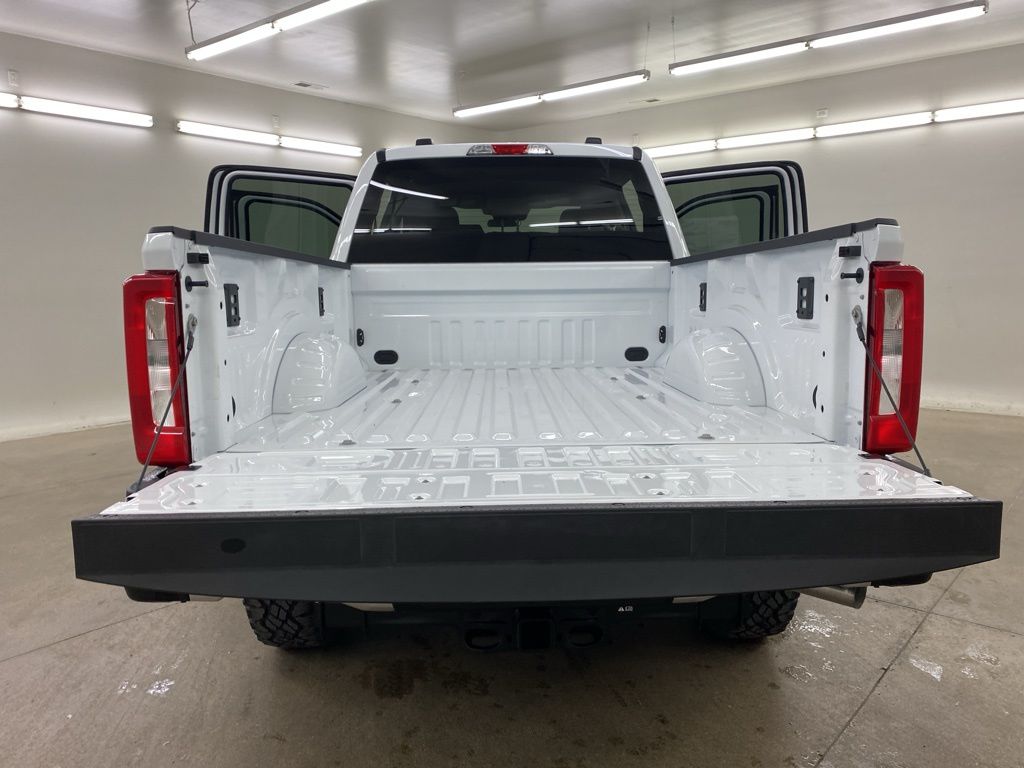 2025 Ford F-250SD XLT photo