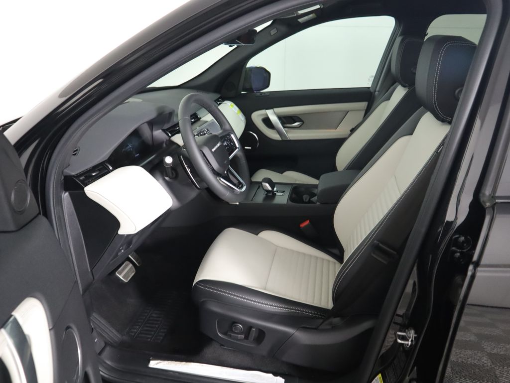 Thumbnail: 2025 Land Rover Discovery Sport - 20