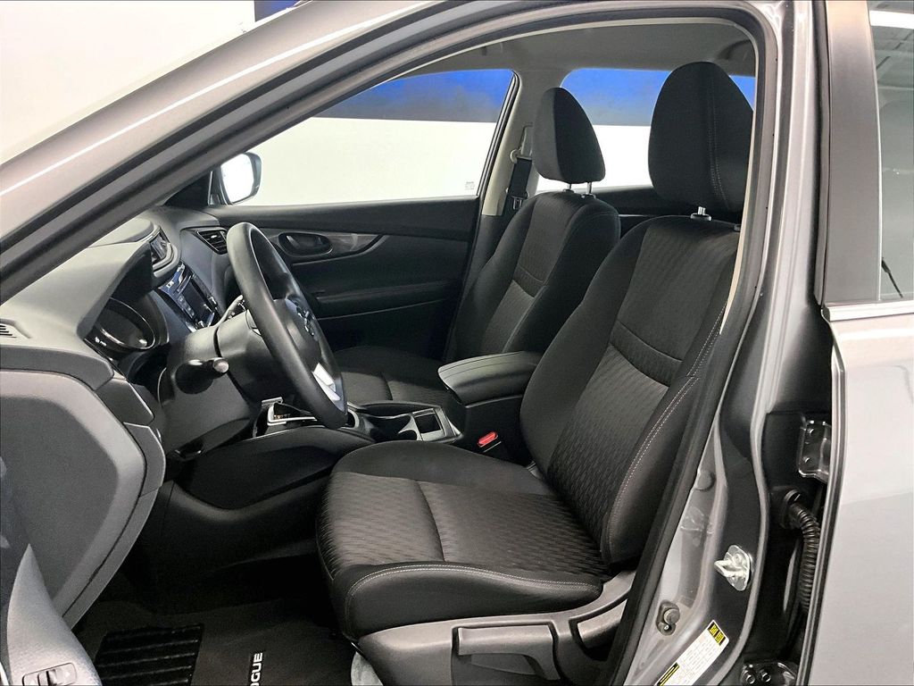 2019 Nissan Rogue — photo 10