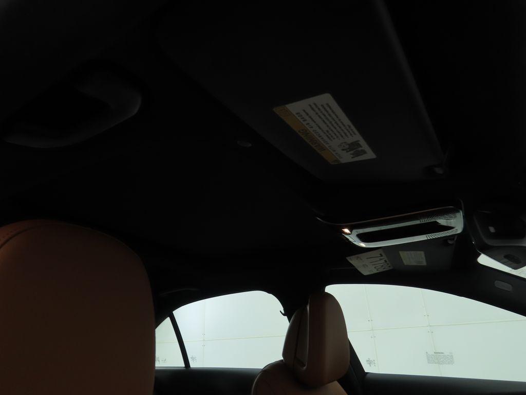 Thumbnail: 2025 Mercedes-Benz C-Class - 18