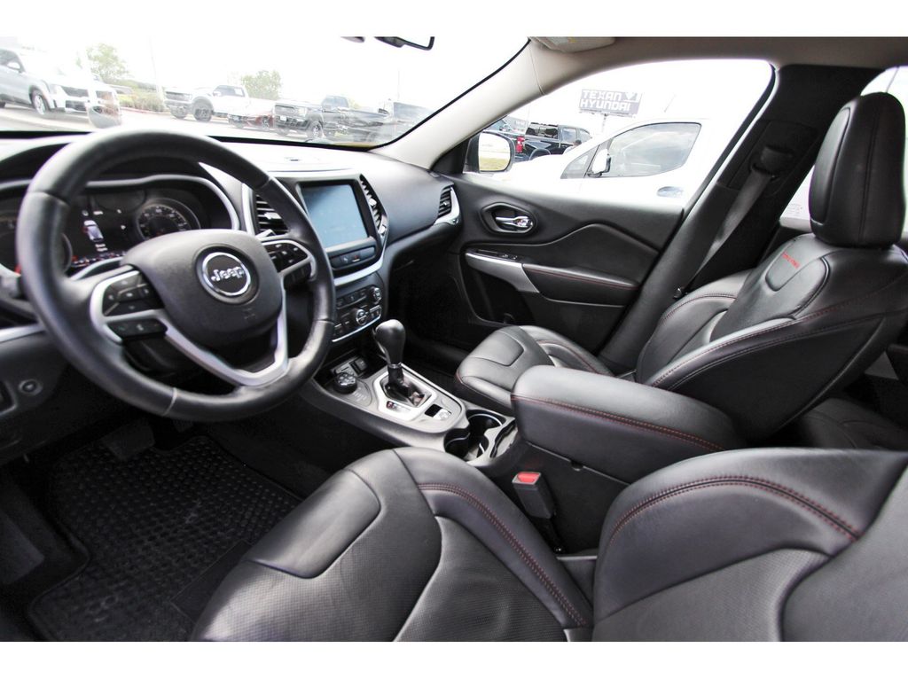 2018 Jeep Cherokee Trailhawk Silver at AutoSavvy Houston Northwest