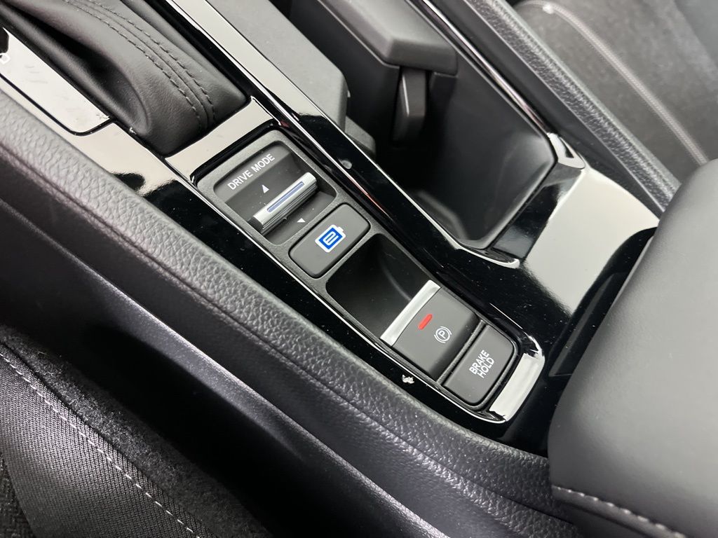 2025 Honda Accord Sport 32