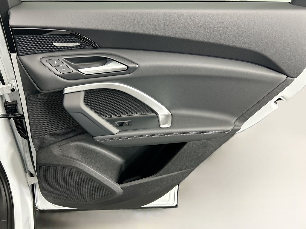 Thumbnail: 2025 Audi Q5 - 26