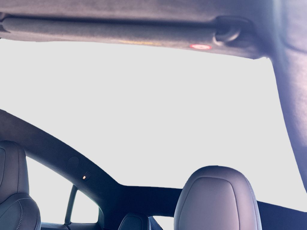 Thumbnail: 2021 Tesla Model S - 18