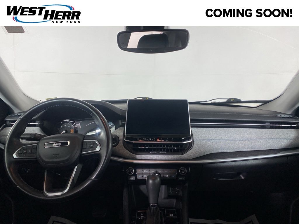 Used 2022 Gray Jeep Latitude image 17