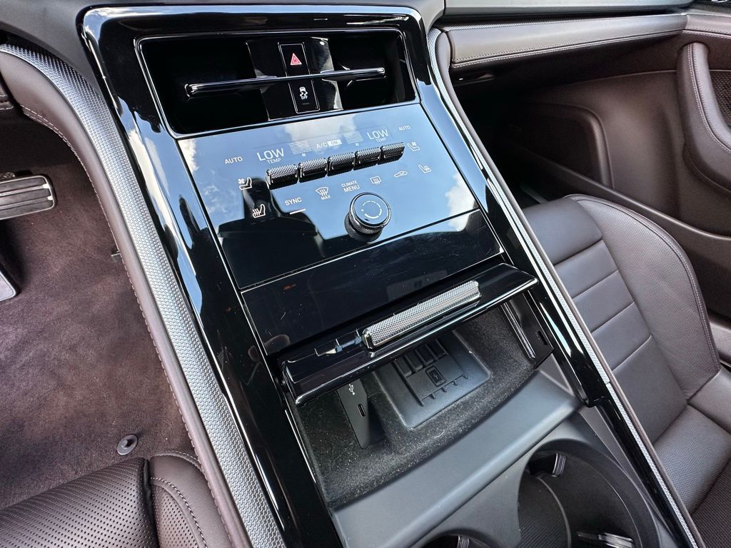 2025 Porsche Panamera  26