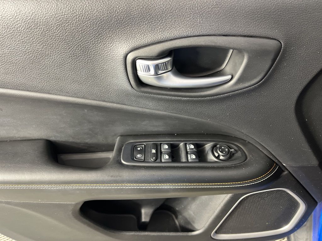 Thumbnail: 2018 Jeep Compass - 26