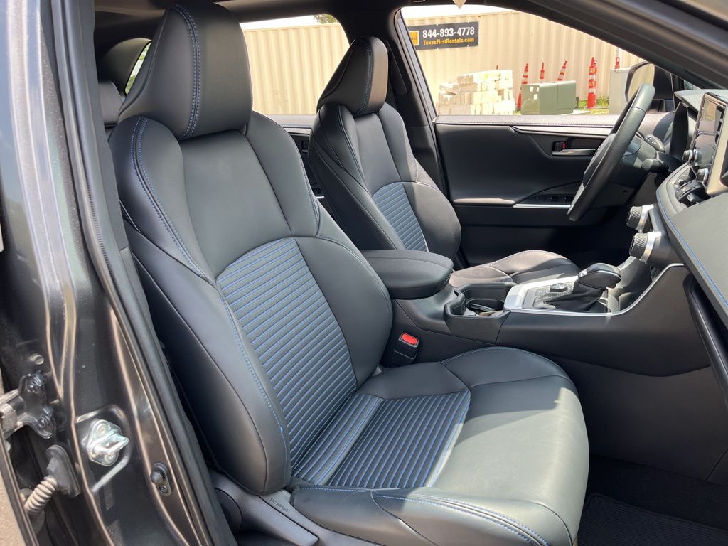 2021 Toyota RAV4 XSE 28