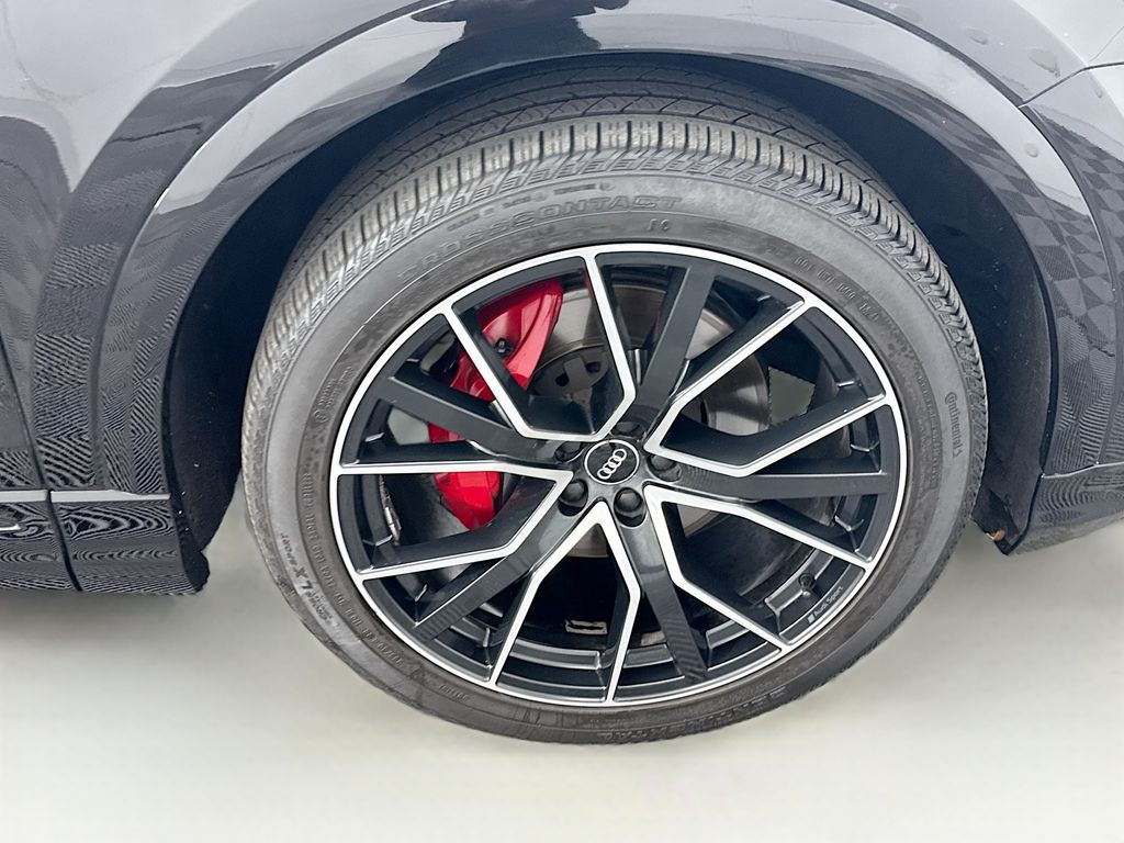 Thumbnail: 2020 Audi Q8 - 31