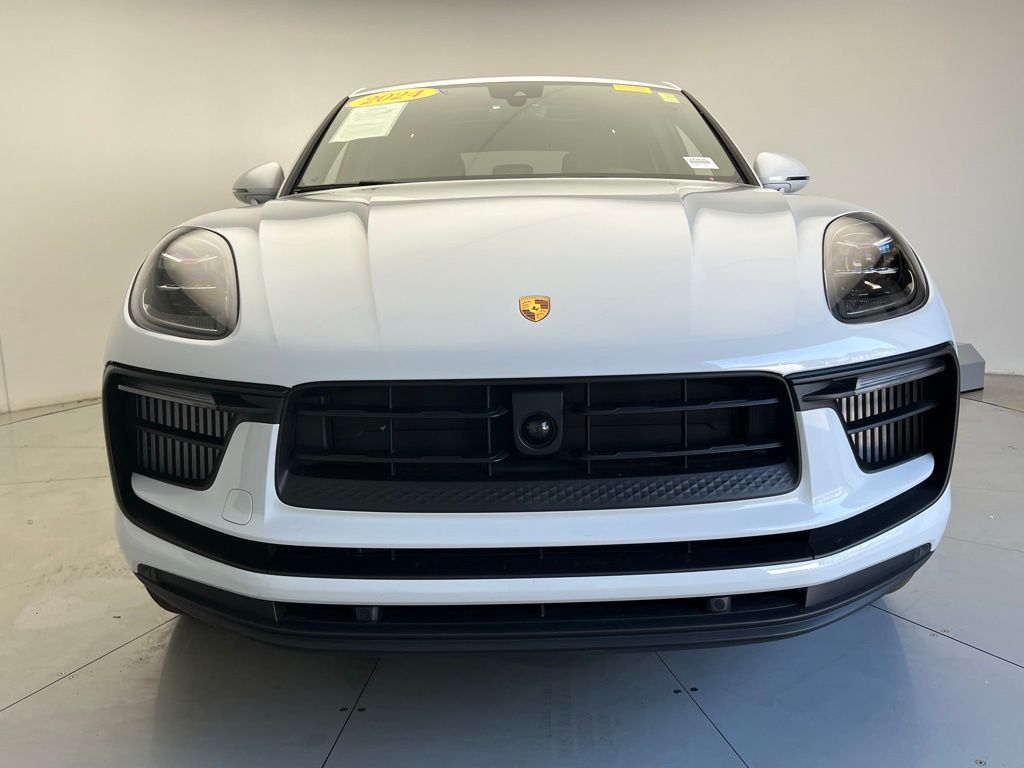 Thumbnail: 2024 Porsche Macan - 25