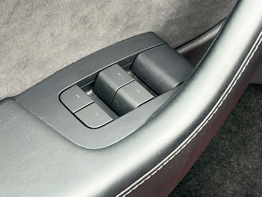 Used 2023 Red Tesla Long Range image 18