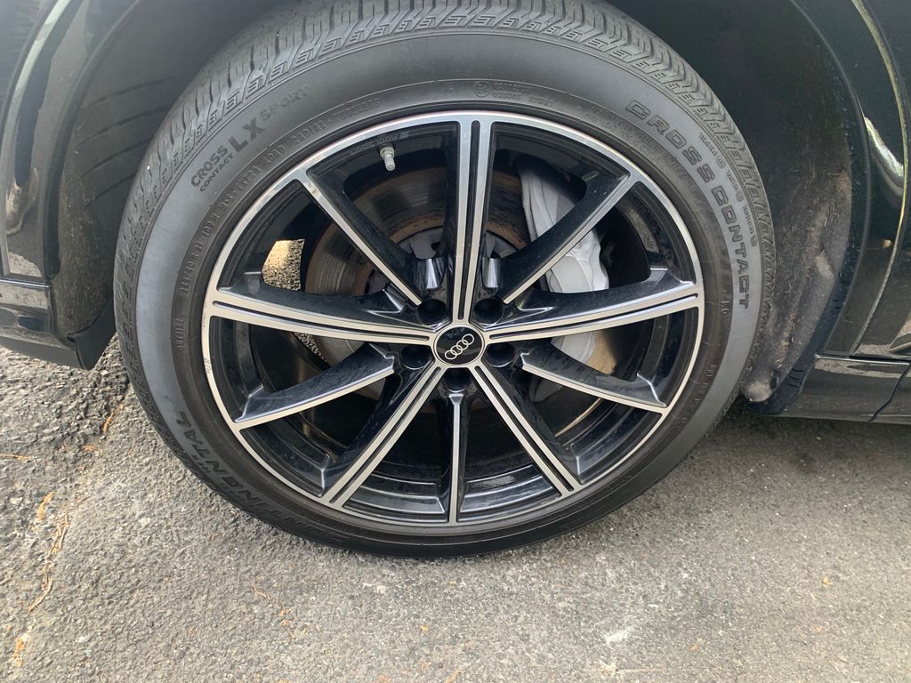 Thumbnail: 2023 Audi Q7 - 9