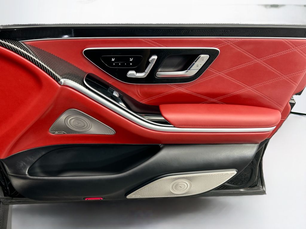 Thumbnail: 2025 Mercedes-Benz S-Class - 24